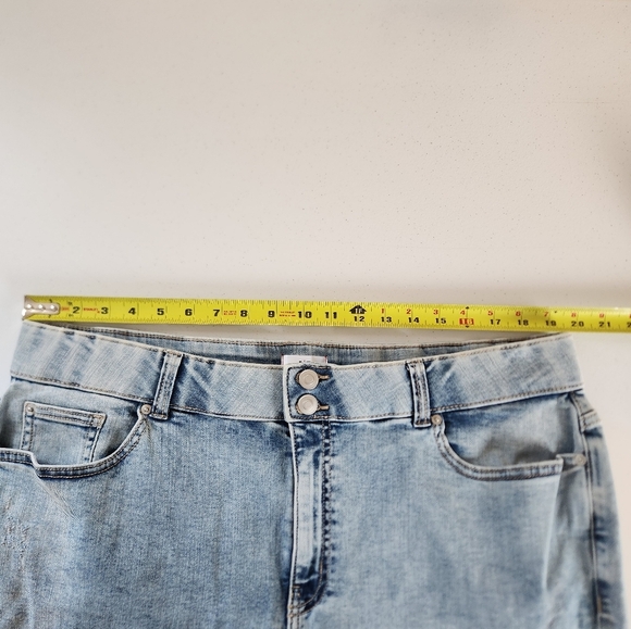 Penningtons Curvy Fit Denim Capri Light Wash Jeans d/C Plus Size 20 Stretchy - Picture 7 of 10